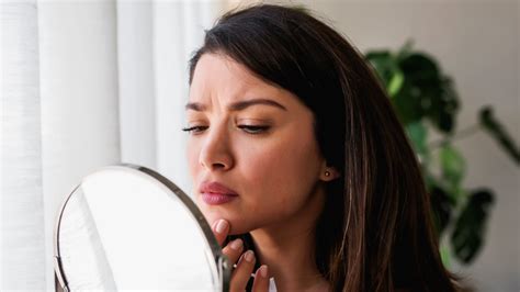 Makeup Mistakes That Are Making Your Acne Worse
