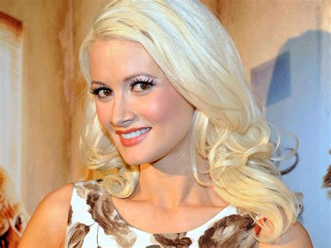 Holly Madison Insures Her Breasts For 1 Million Cbs News