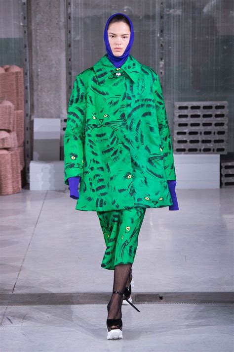 Marni Fall 2018 Ready To Wear Collection Runway Looks Beauty Models And Reviews Autumn