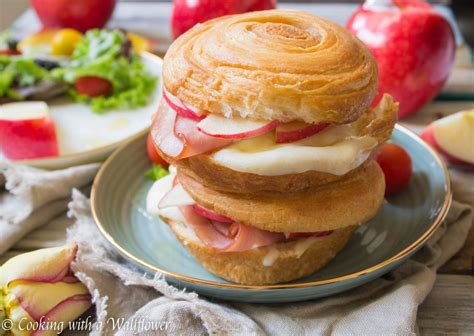 Find images of honey apple. Honey Apple Ham Croissant Melts