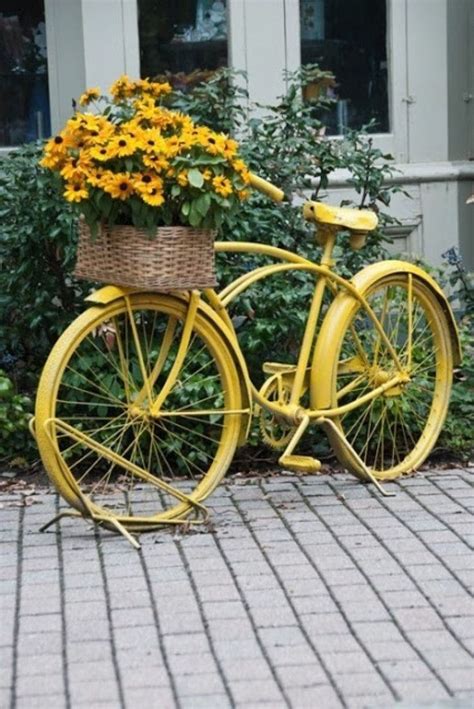 Las Bicicletas Son Para El Verano ¡y Para Decorar El Jardín