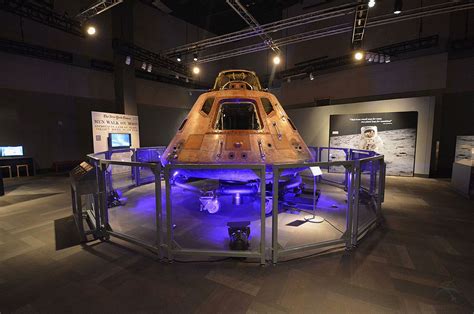 Gateway To The Moon Apollo 11 Capsule Lands On Display In St Louis