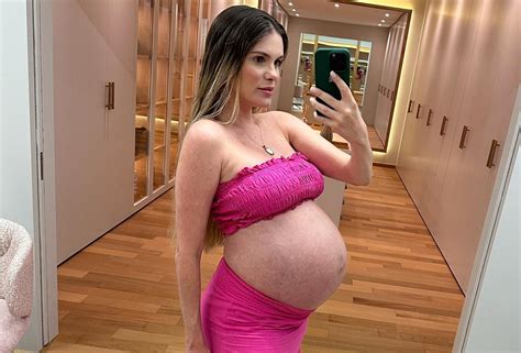 Grávida de gêmeos Bárbara Evans detalha cirurgias que vai fazer após dar à luz