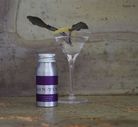 10 year anniversary gifts are traditionally either tin or aluminium, i can remember thinking when we celebrated our 10th wedding anniversary, is that it? The Ideal Gift to Celebrate a Decade of Marriage - Gin In ...