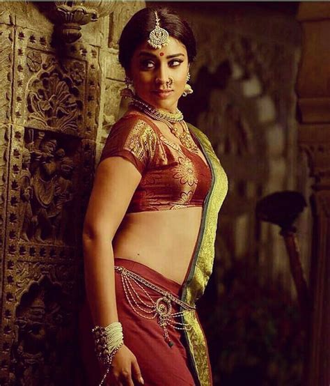 Bollywood Actress Hot Photos In Saree Hd Wallpapers