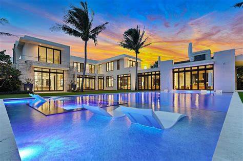 Wealthy Billionaires Are Paying Millions In Palm Beach Real Estate Frenzy