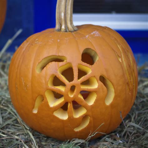 10 Cute Easy Pumpkin Carving Ideas Decoomo