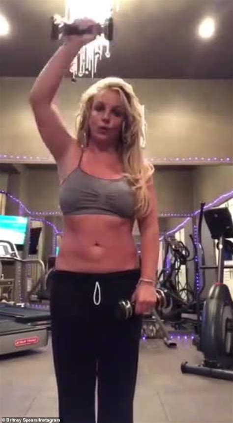 Britney Spears Shows Off Her Toned Figure As She Beats Personal Record On Treadmill Daily Mail