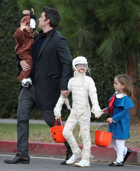 Violet was born on december 1, 2005, in los angeles, california, united states of america. Violet Affleck Photostream | Ben affleck kids, Ben and jen ...
