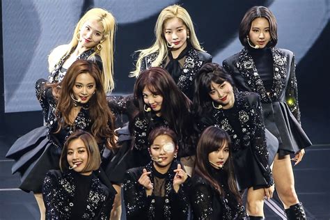 Concert Recap K Pop Girl Group Twice Fans Connect In Manila Show
