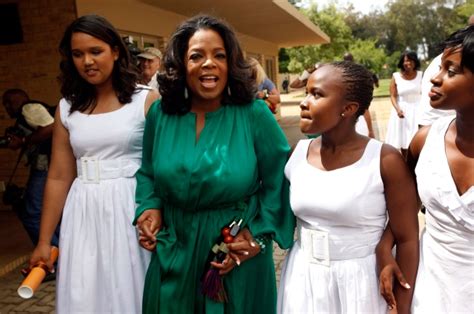 Oprah Winfrey Hosts Auction Raises K For Charity CTV News