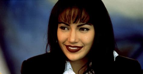 What Did The Selena Movie Get Right And Wrong Popsugar Latina