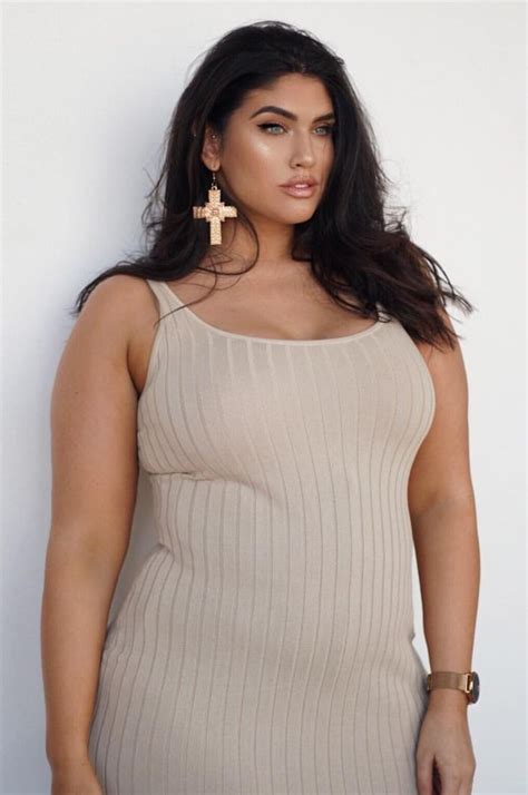 Pin By Carl Dunn On Plus Size Advocate Australian Models How To Wear