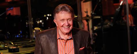 Bill Anderson “Surprises” Opry Crowd, Announces Willie Nelson