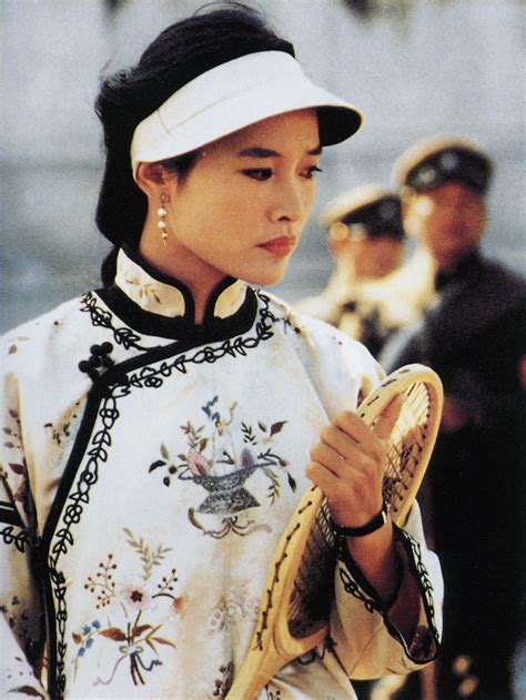 This is a visually stunning film telling the life story of china's last emperor pu brilliant film about the last emperor of china, whose life is tragic as it is ludicrous. The Last Emperor (1987)