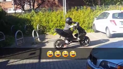 dumpert midget met grote scooter