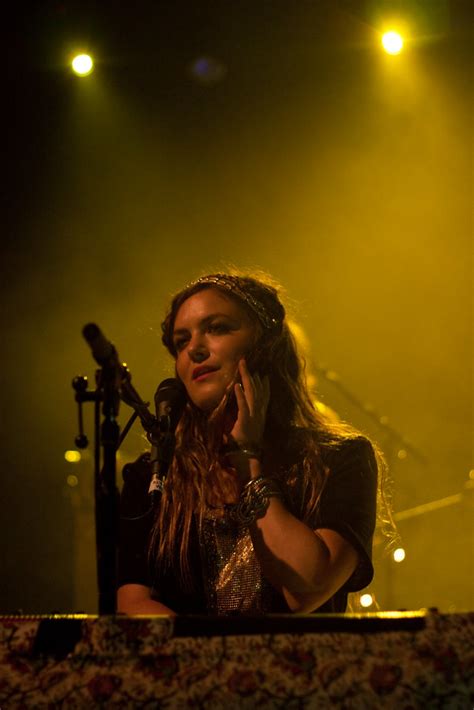 Angus And Julia Stone Le Trianon Julien Chatelain Flickr