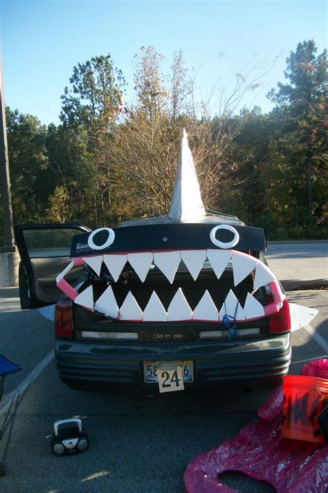 Halloween decorations videos, how to make vintage halloween decorations, halloween… Our (award winning) shark decorated car for Trunk or Treat ...