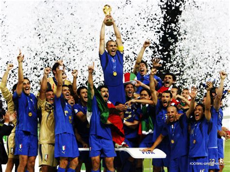 Der italienische fußballmeister juventus turin hat gegen spezia calcio seinen 14. Football Wallpapers: Italy Football Team