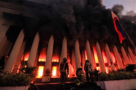 Fire Destroys Historic Philippine Post Office Building
