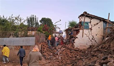 Népal Plus De 150 Morts Dans Un Séisme De Magnitude 5 6