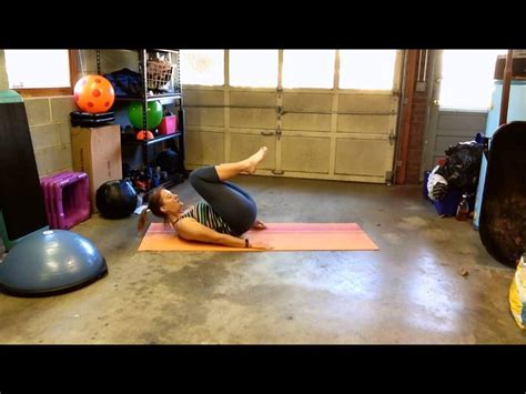 Double Toe Tap Knee Up Crunches Youtube