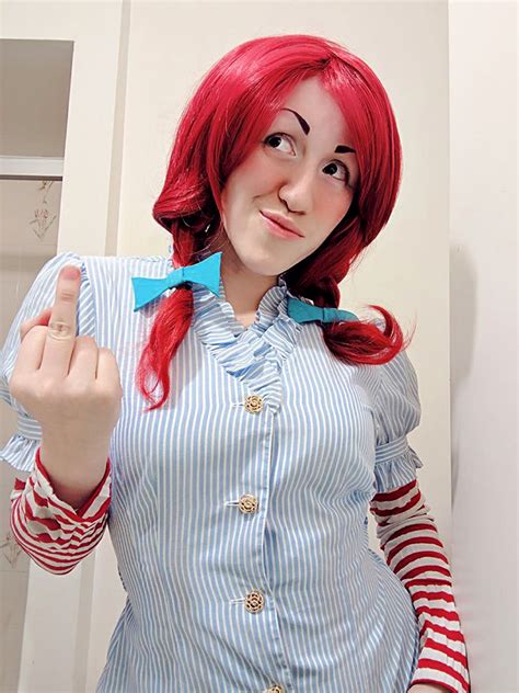 wendy s cosplay smug wendy s know your meme