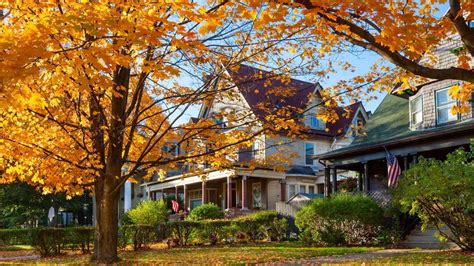 The Best Time To Buy A House May Be Fall After All