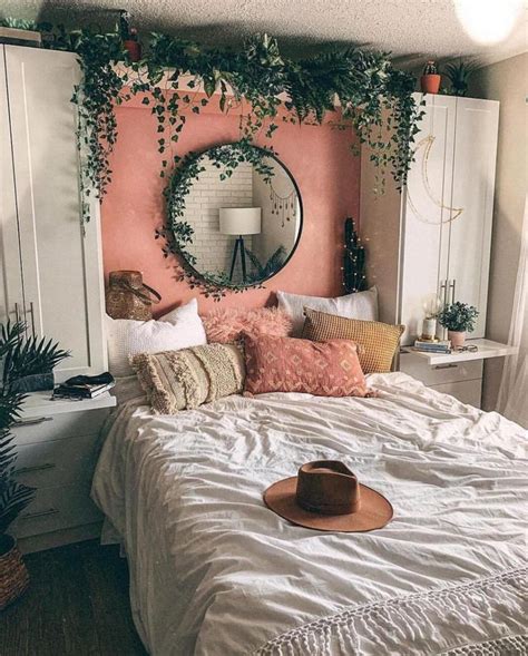 52 Warm And Romantic Bedroom Bed Decoration Ideas With Images Urban Outfiters Bedroom
