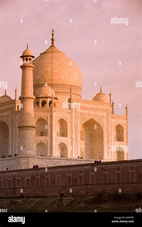 India Uttar Pradesh Agra Taj Mahal Side Elevation At Sunset Stock Photo