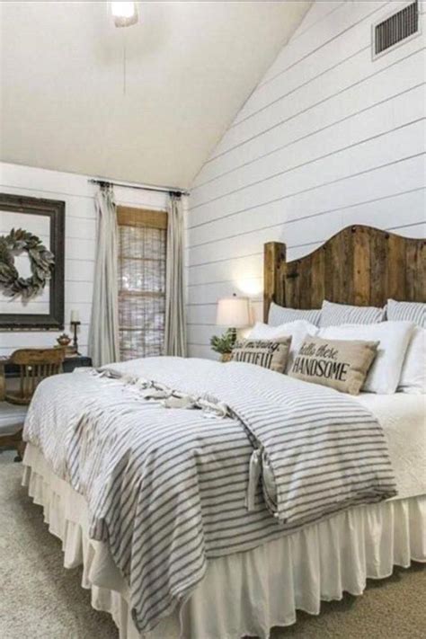 29 Beautiful Farmhouse Bedroom Transformation Designs For Your Bedroom