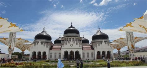 Masjid Raya Baiturrahman Wisata Bersejarah Aceh Acehtourismtravel