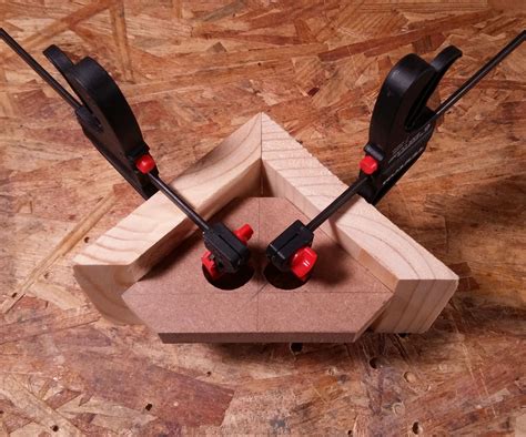 Woodworking clamps help make your projects quicker and easier. Corner Clamp Jig : 4 Steps (with Pictures) - Instructables