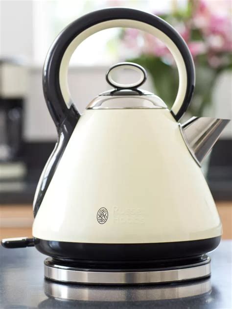 Russell Hobbs Legacy Electric Kettle Cream
