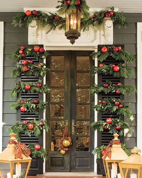 41 Cool And Classy Christmas Door Decoration Ideas Interior Vogue