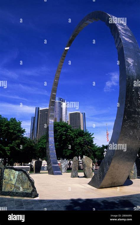 Usa Michigan Detroit Riverfront Hart Plaza Transcending Sculpture