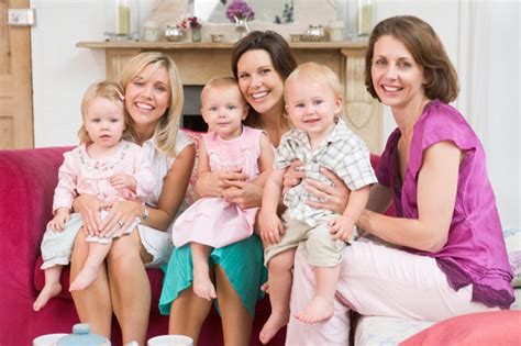 5 reasons to join a moms group