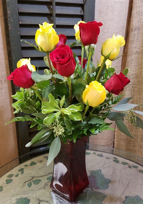 Mixed Rose Bouquet In Wapakoneta Oh Haehn Florist And Greenhouses