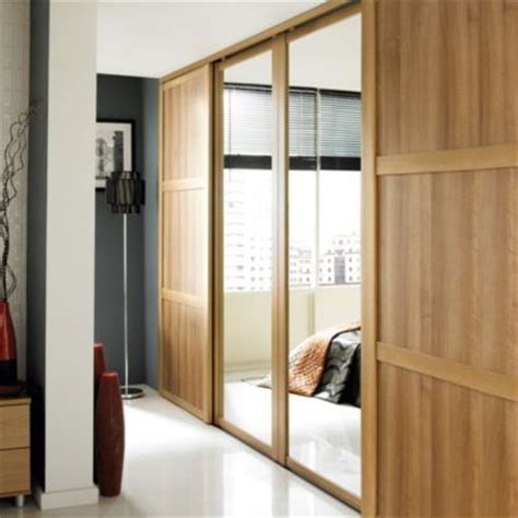 Wbs wardrobe doors are made of the highest quality materials. B&Q Mirrored Sliding Wall-to-Wall Wardrobe Door Oak Effect ...