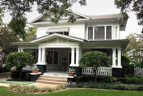 California craftsman offers a complete line of vinyl, wood, and clad windows. california bungalow style | Cottage style homes, Beach cottage style, Bungalow style