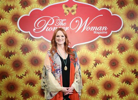 the pioneer woman ree drummond pose avec ladd dans de nouvelles photos et les fans sont obsédés