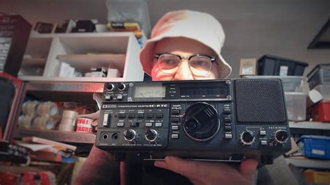 Looking for the definition of ic? Icom IC R70 shortwave receiver - YouTube