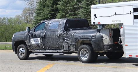 2020 Chevrolet Silverado Hd Spied Testing Its Towing Capabilities