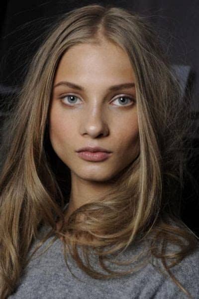For those with a naturally darker base colour or more tanned or olive complexions, darker honey hues if your skin has cooler undertones and you want to rock a classic blonde bombshell hairstyle, using a. Hair Color for Olive Skin - 36 Cool Hair Color Ideas to ...