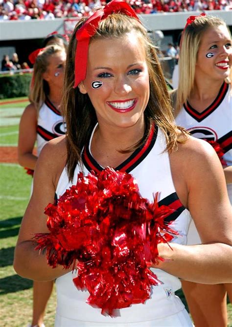 cheerleader of the week sports illustrated