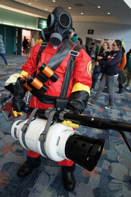 Pyro Team Fortress 2 Team Fortress 2 Tf2 Cosplay Team Fortress