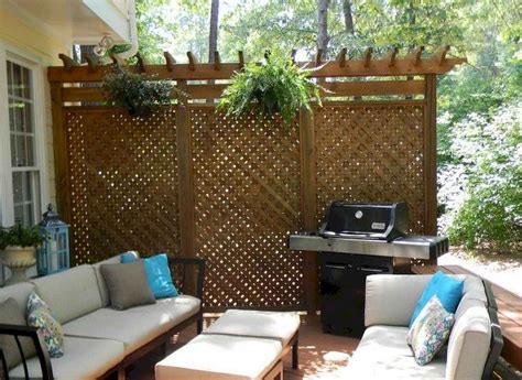 07 Simple And Cheap Backyard Privacy Fence Ideas