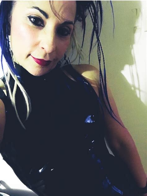 Mistressmynx On Twitter Amusing Myself With Throwback Goth Hair And Shiny Latex Pix T