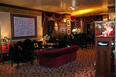 Bar The Celebrities — Grand Hôtel Du Golf And Palace