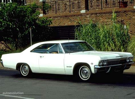 Styling for the '66 impala was carried over from the newly redesigned 1965 models with few changes, though wraparound rectangular units replaced the typical the interior looks is as nice as the exterior. CHEVROLET Impala Super Sport Coupe specs & photos - 1966 ...